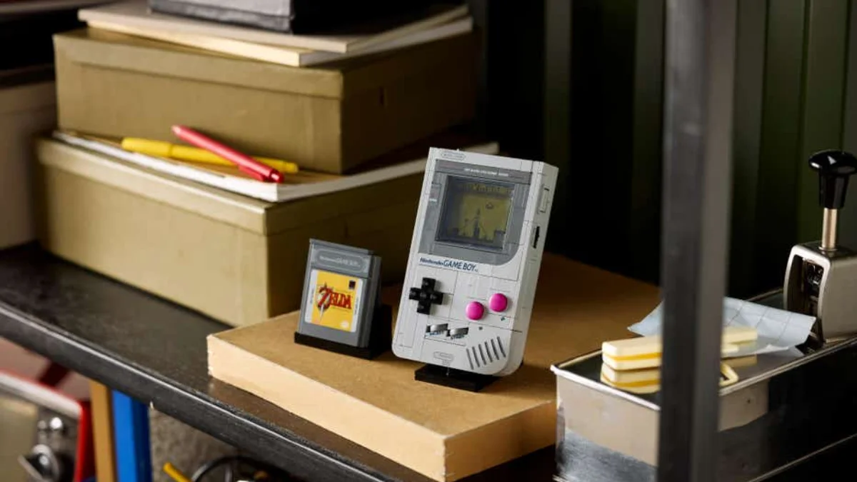 LEGO Reveals Official Nintendo Game Boy Set with Swappable Zelda & Mario Screens — Pre-Orders Are Live!